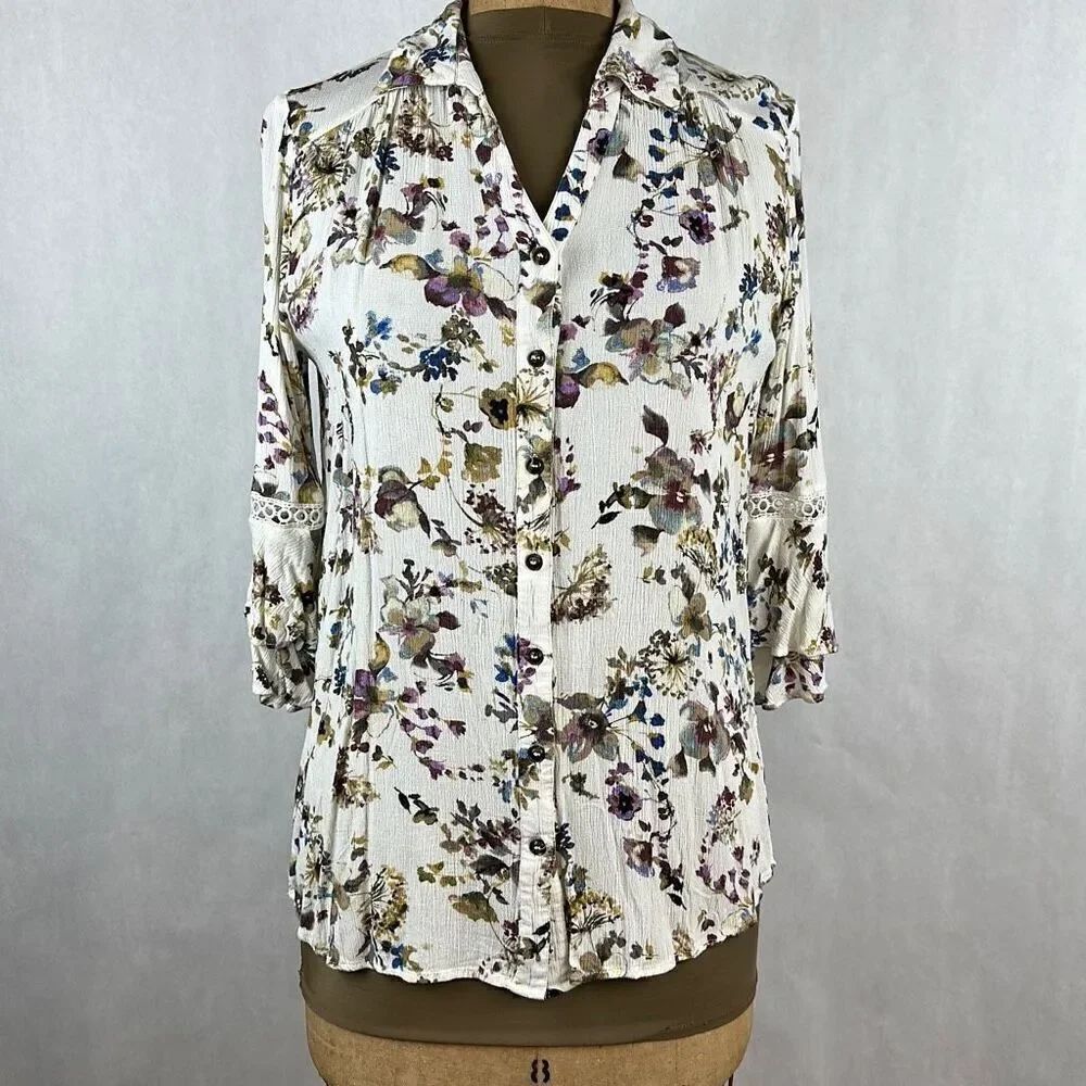 Altar’d State Button Down Blouse Shirt Top Floral Size Medium Lace Detail Ruffle